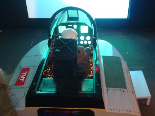 cockpit simulador FA-18