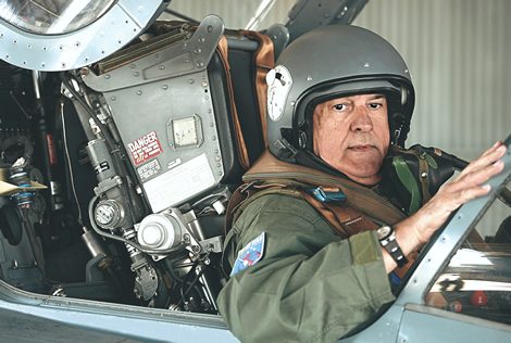 Jobim Cockpit - foto Folha Imagem via Isto É Dinheiro