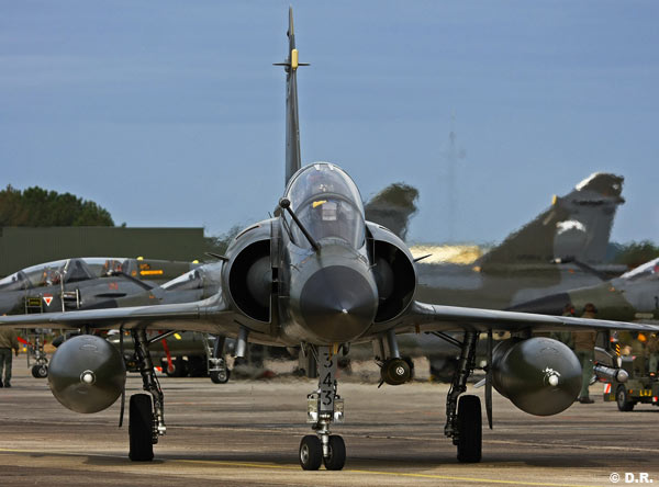 Exercício de Mirage 2000 em Cazaux - foto Armee de lair