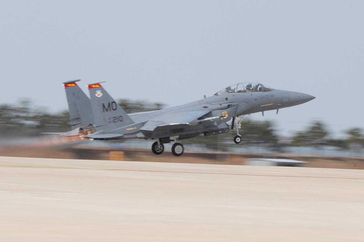 F-15 E em treinamento USAF ROKAF - foto USAF