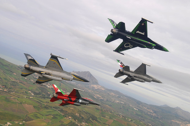 F-16 Itália comemoração 40 mil horas - foto 2 AMI