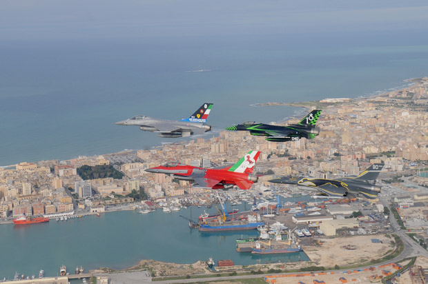 F-16 Itália comemoração 40 mil horas - foto AMI