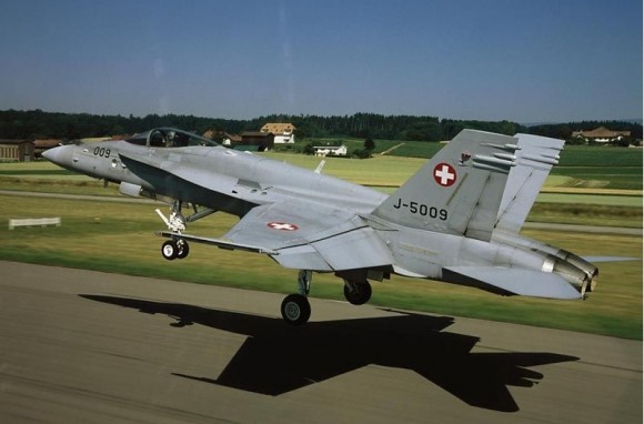 F-18 Hornet - foto Força Aérea Suíça