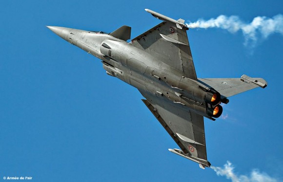 Rafale em apresentação - foto Força Aérea Francesa