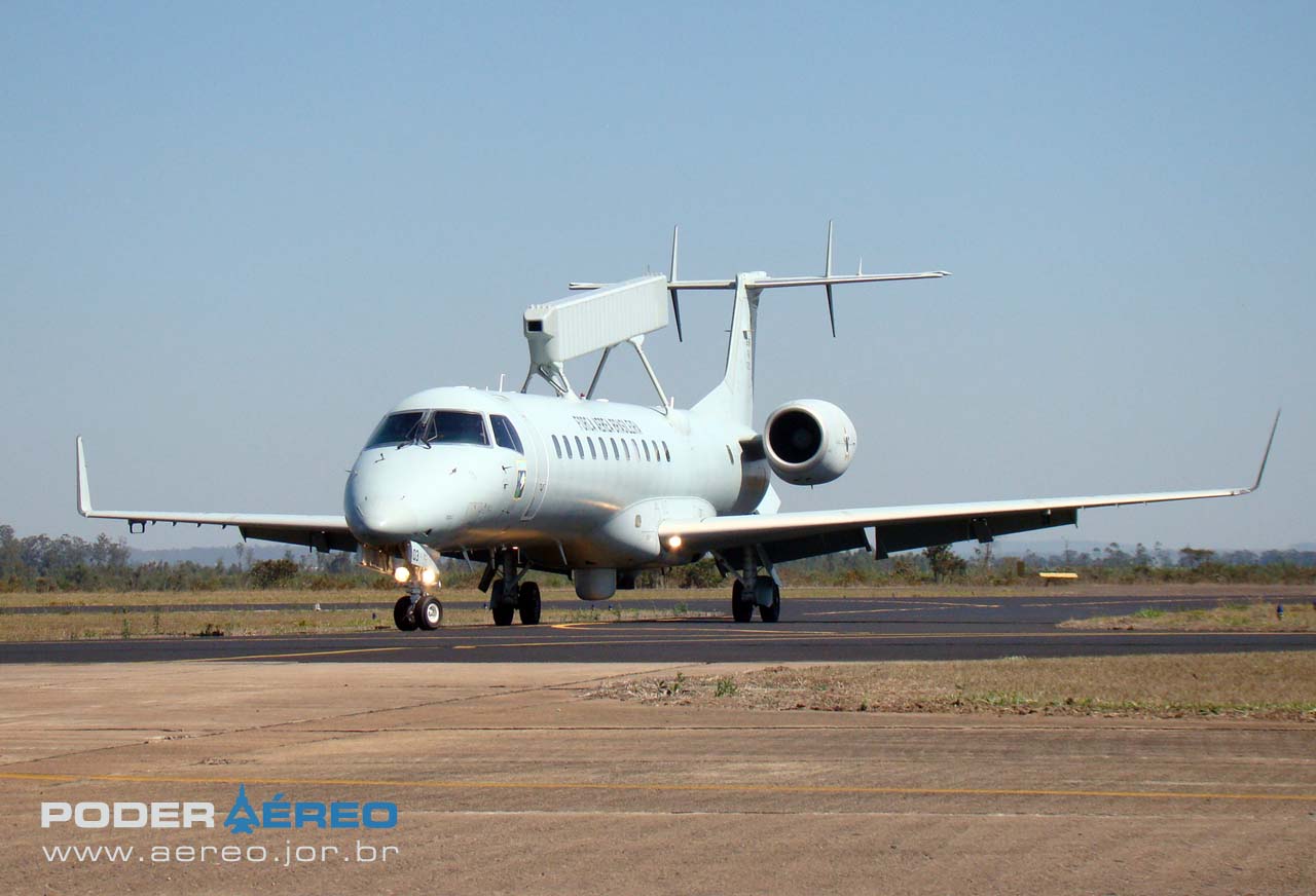 E-99-Esquadr%C3%A3o-Guardi%C3%A3o-Domingo-A%C3%A9reo-AFA-2011-foto-5-Nun%C3%A3o-Poder-A%C3%A9reo.jpg
