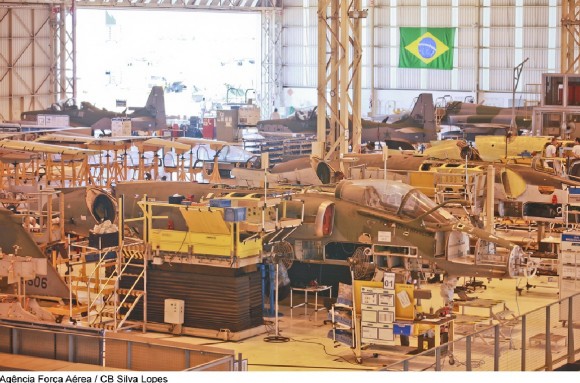 Embraer Hangar de montagem - modernização - Gavião Peixoto - foto FAB