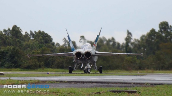 EDA 60 anos - CF-18 Hornet taxiando apresentação 1 sábado -  foto 2 Nunão - Poder Aéreo
