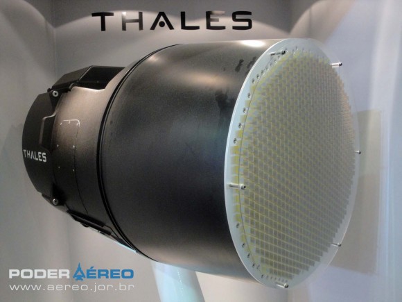 Radar RBE-2 AESA da Thales na Laad 2011 - foto 2 Nunão - Poder Aéreo