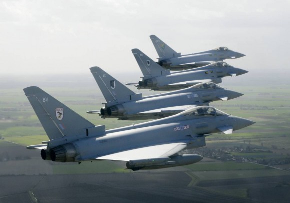 Typhoons dos esquadrões 3F - 11F - 17R e 29R da RAF - foto Eurofighter