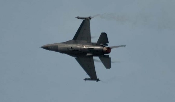 F-16 em apresentação - foto Lockheed Martin