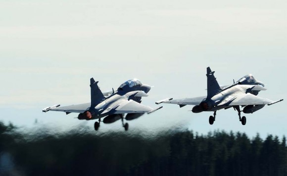 Caças Gripen no Nordic Air Meet 2012 - foto Forças Armadas Suecas