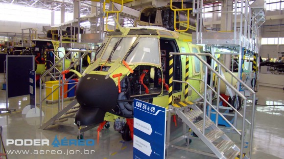 Helibras - inauguração nova fábrica 2-10-2012 -  linha de montagem EC725 - foto Nunão - Poder Aéreo