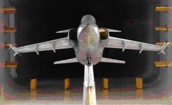 A-1 com canards maquete - foto IAE