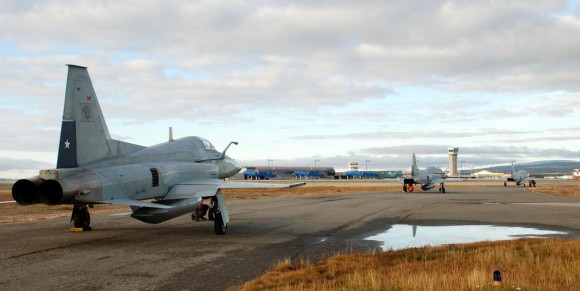F-5E Tiger III do Chile partindo para os 100 anos da Aviação Militar no Uruguai - foto 2 FACh