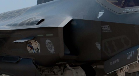 Detalhe tomada de ar do F-35 - recorte de imagem da Lockheed Martin