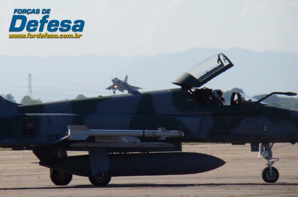 Treinamento conjunto F-5EM e F-2000 em Santa Cruz - foto Nunão