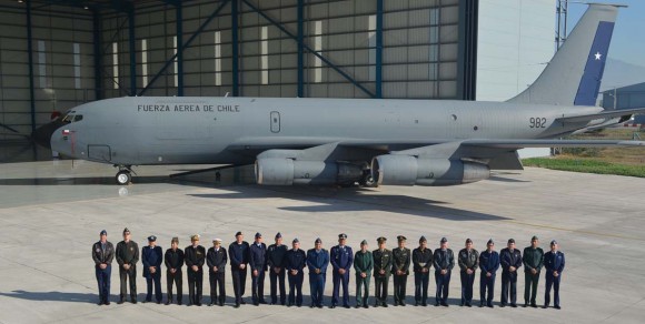 Adidos militares no Chile conhecem aeronaves da II Brigada Aérea - foto FACh