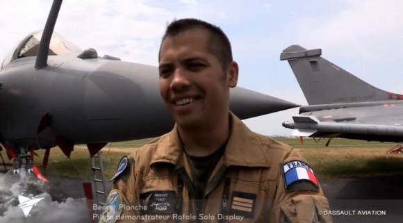 Bastidores da apresentação do Rafale no Paris Air Show 2013 - cena vídeo Dassault