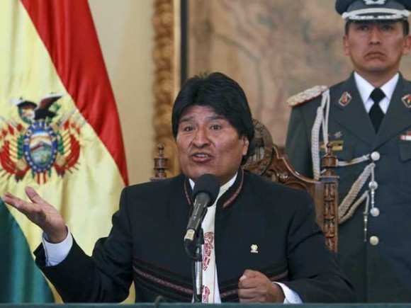 Morales fala à imprensa na sexta-feira 19 julho 2013 - foto J Karita - AP - via G1