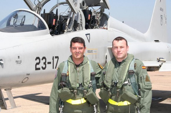 ten cel Jesús Antonio Caballero alcança 4000 horas de F-5 - foto Força Aérea Espanhola - Ejercito del Aire