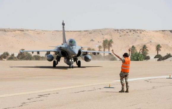 Caças Rafale fazem desdobramento em Faya-Largeau - foto Força Aérea Francesa
