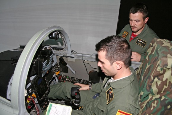 F-5M da Ala 23 - simulador - foto Força Aérea Espanhola