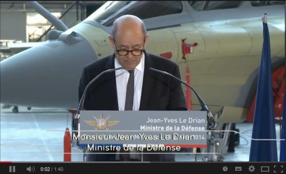 Cena vídeo lançamento Rafale F3R em Merignac - discurso MD Le Drian - vídeo Dassault