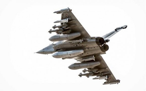 Rafale em teste com seis AASM dois Meteor quatro Mica e três tanques de 2000l - foto 6 Dassault