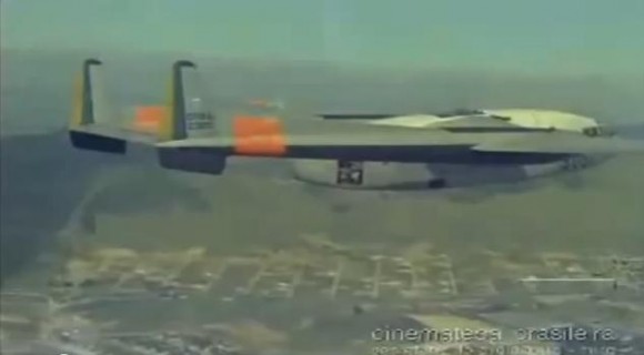 C-119 da FAB - cena de documentário O Primeiro Salto