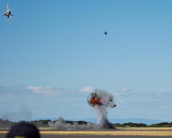 Hornets simulam ataque nos 100 anos aviação militar Austrália - foto Dept Def Australia