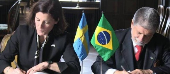 A ministra da defesa da Suécia, Karin Enström, afirmou que a parceria com o Brasil vai além da compra dos caças