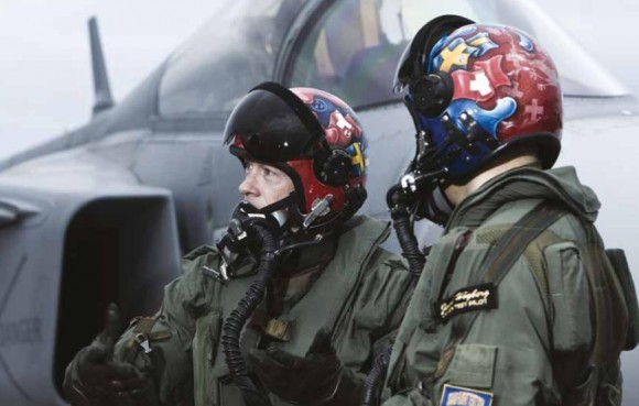 Equipe de testes suíça do Gripen - foto Saab