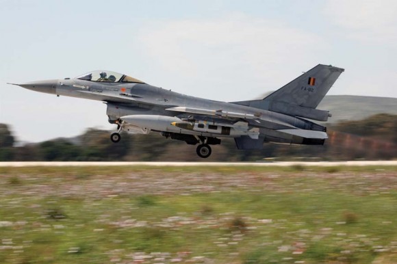 F-16 belga - foto 2 via Forças de Defesa da Bélgica