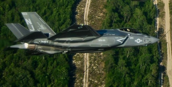 F-35C próximo a Eglin - foto USAF