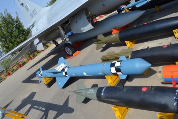 JF-17 weapons - 2