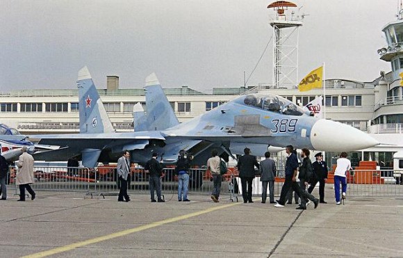 Su-27 UB no Salão de Le Bourget 1989