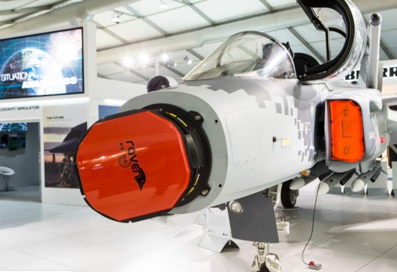 Farnborough - maquete Gripen - foto 2 Saab