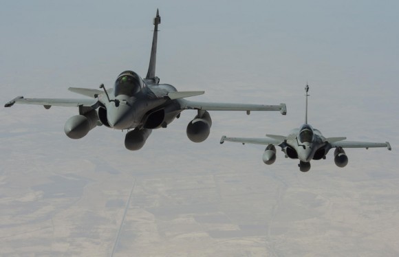 Caças Rafale em reconhecimento sobre o Iraque com pod RECO NG - foto Min Def França