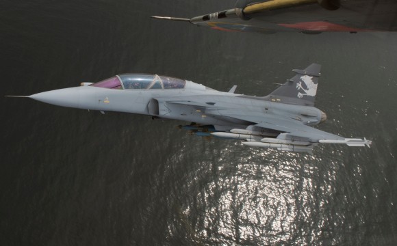 Gripen NG com seis mísseis e duas bombas - foto 4 Saab
