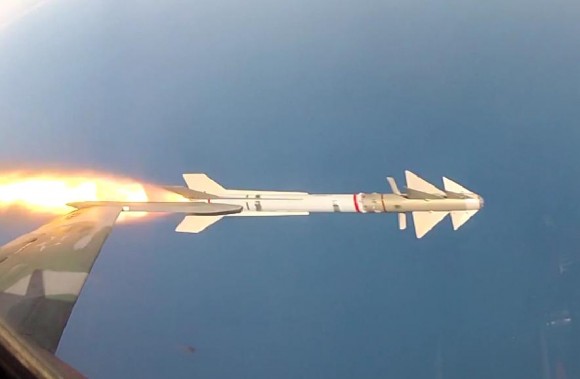 Lançamento Phyton 4 de F-5M - cena vídeo Conexão FAB dez 2014