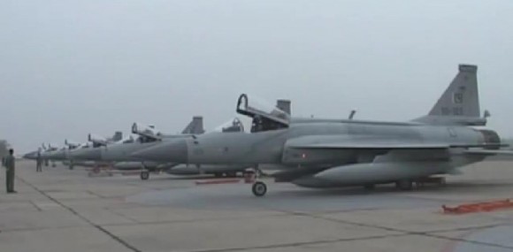JF-17 Thunder introduzido na CCS da PAF - cena vídeo Newsone