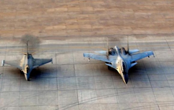 Rafale e Su-30 no exercício Garuda V - destaque foto Economic Times