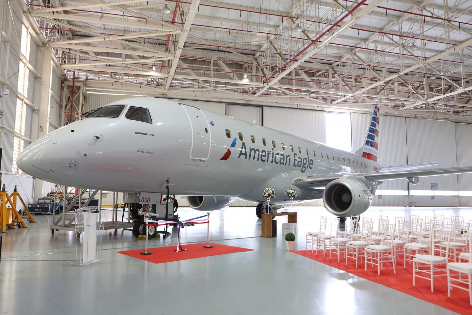 Primeiro E175 da American Airlines