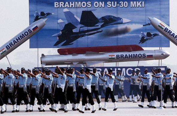 Brahmos em desfile da Força Aérea Indiana em 2011 - foto via Brahmos Aerospace