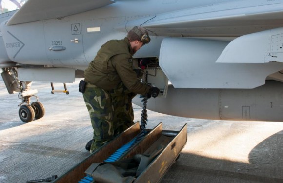 Gripen - Ala 17 treina tiro ar-solo em Vidsel - foto 10 Forças Armadas da Suécia