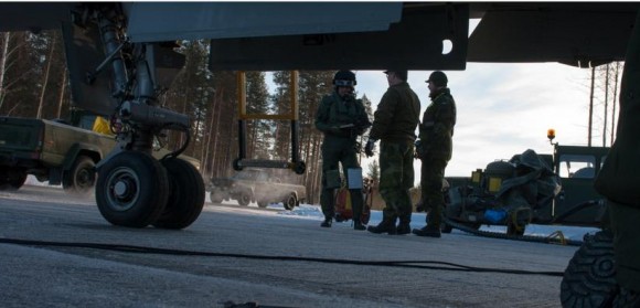 Gripen - Ala 17 treina tiro ar-solo em Vidsel - foto 4 Forças Armadas da Suécia