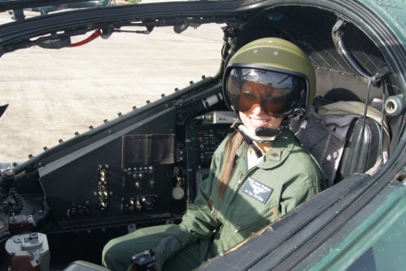 Tenente Vitória em AH-2 Sabre - foto 2 FAB