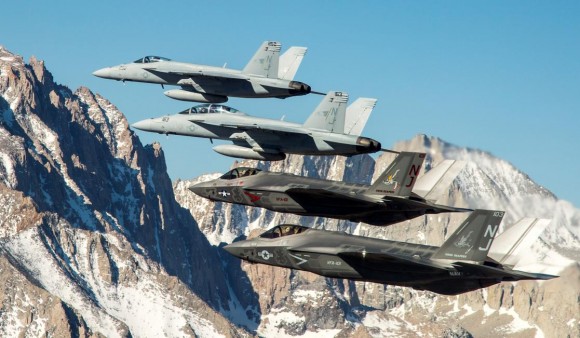 Super Hornet e F-35 - foto 2015 USN
