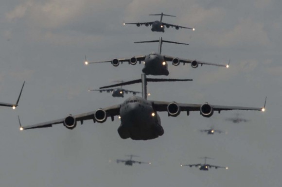 C-17 - exercício Crescent Reach com 11 aeronaves - foto USAF