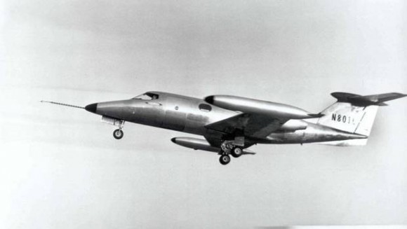 História da Aviação Learjet+23+First+Flight